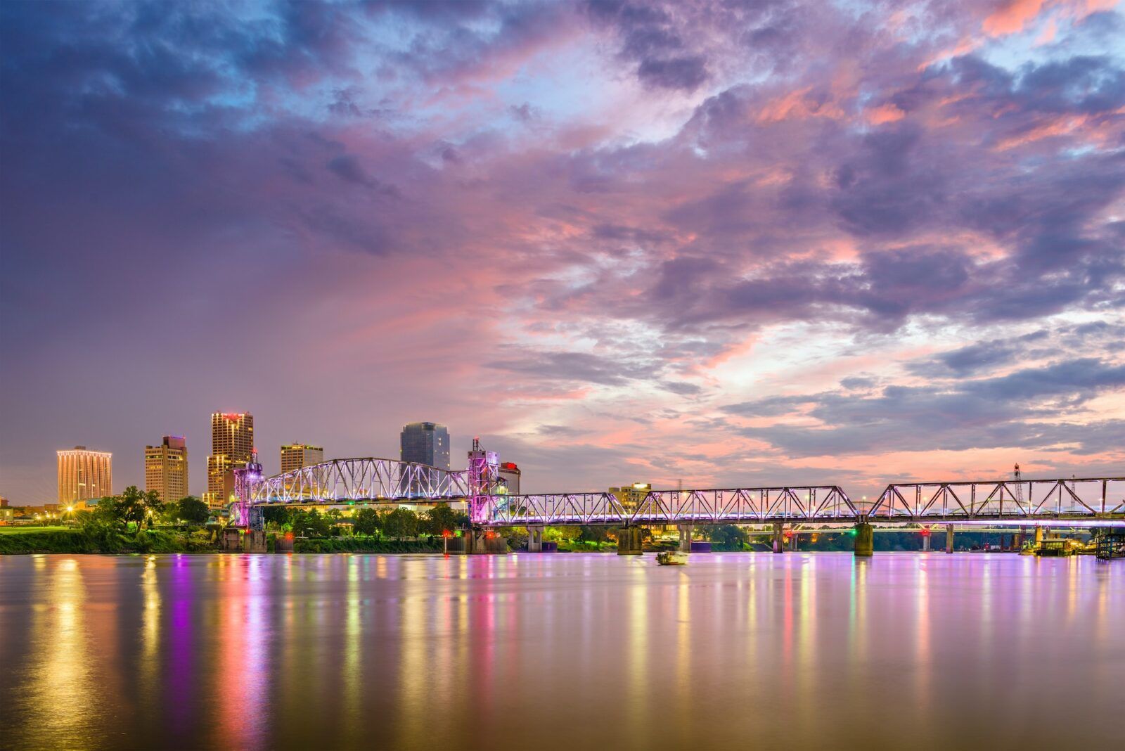 Little Rock, Arkansas, USA skyline on the Arkansas River